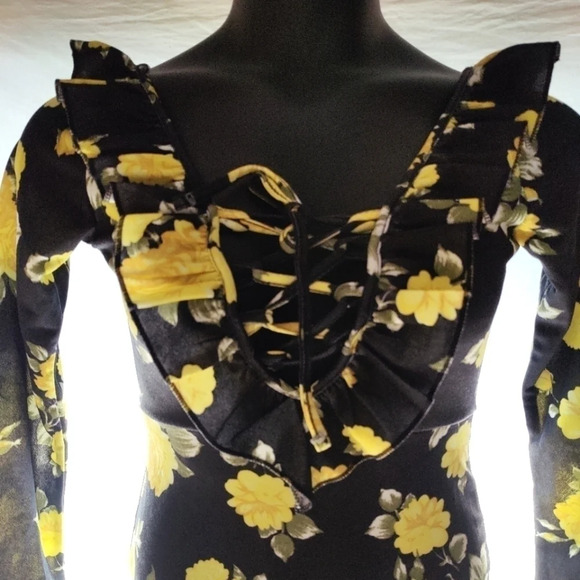 PRETTY Little Thing Ruffle Rose Dress NWT 😍 - Picture 5 of 13